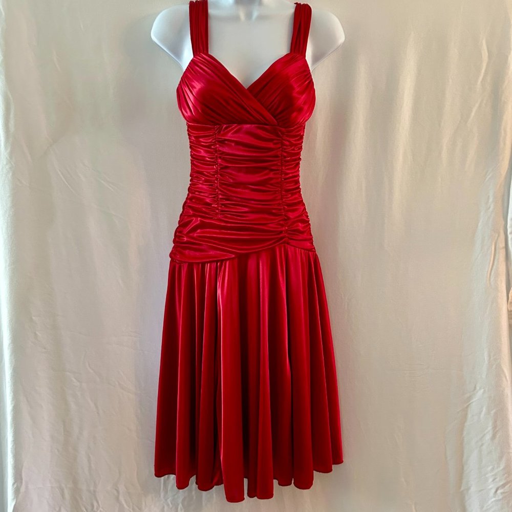 XOXO Collection Size SMALL Red Ruched Prom/Party Swing Dress